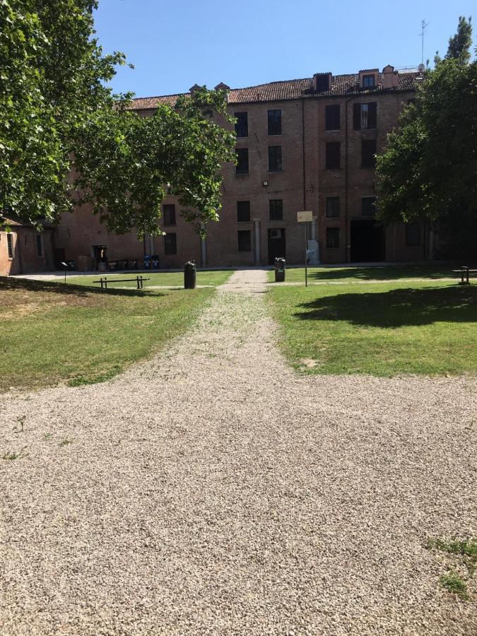 Casa Duchesse Al Castello Apartment Ferrara Luaran gambar